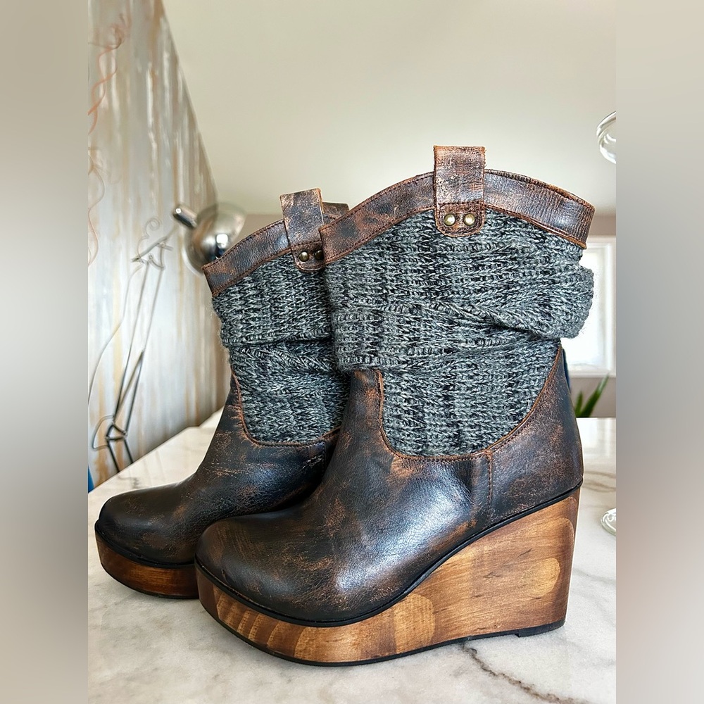 BED STU Burges Wedge Boot Size 8.5